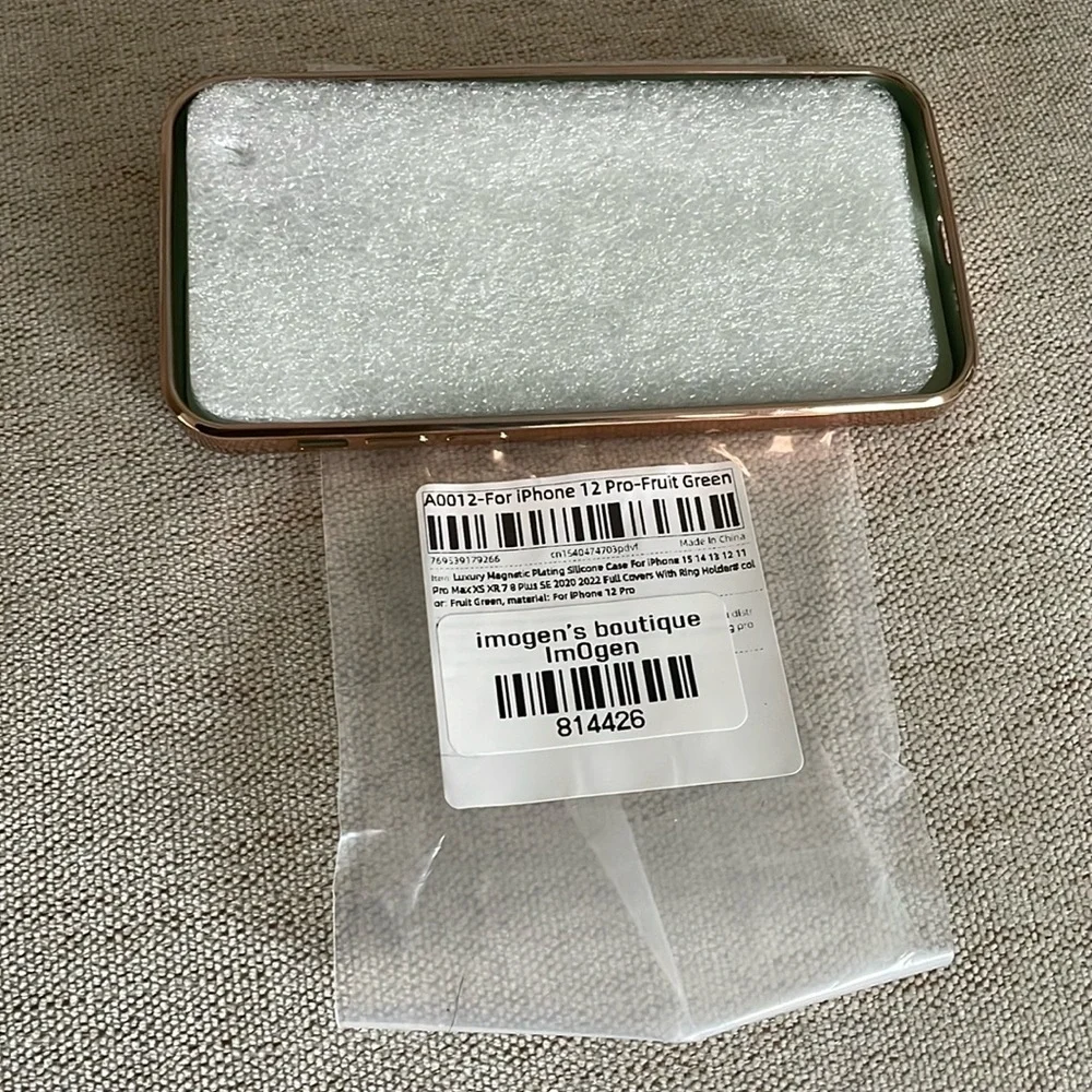 Apple iPhone 12 /12 pro apple green soft green handle new in bag NWT